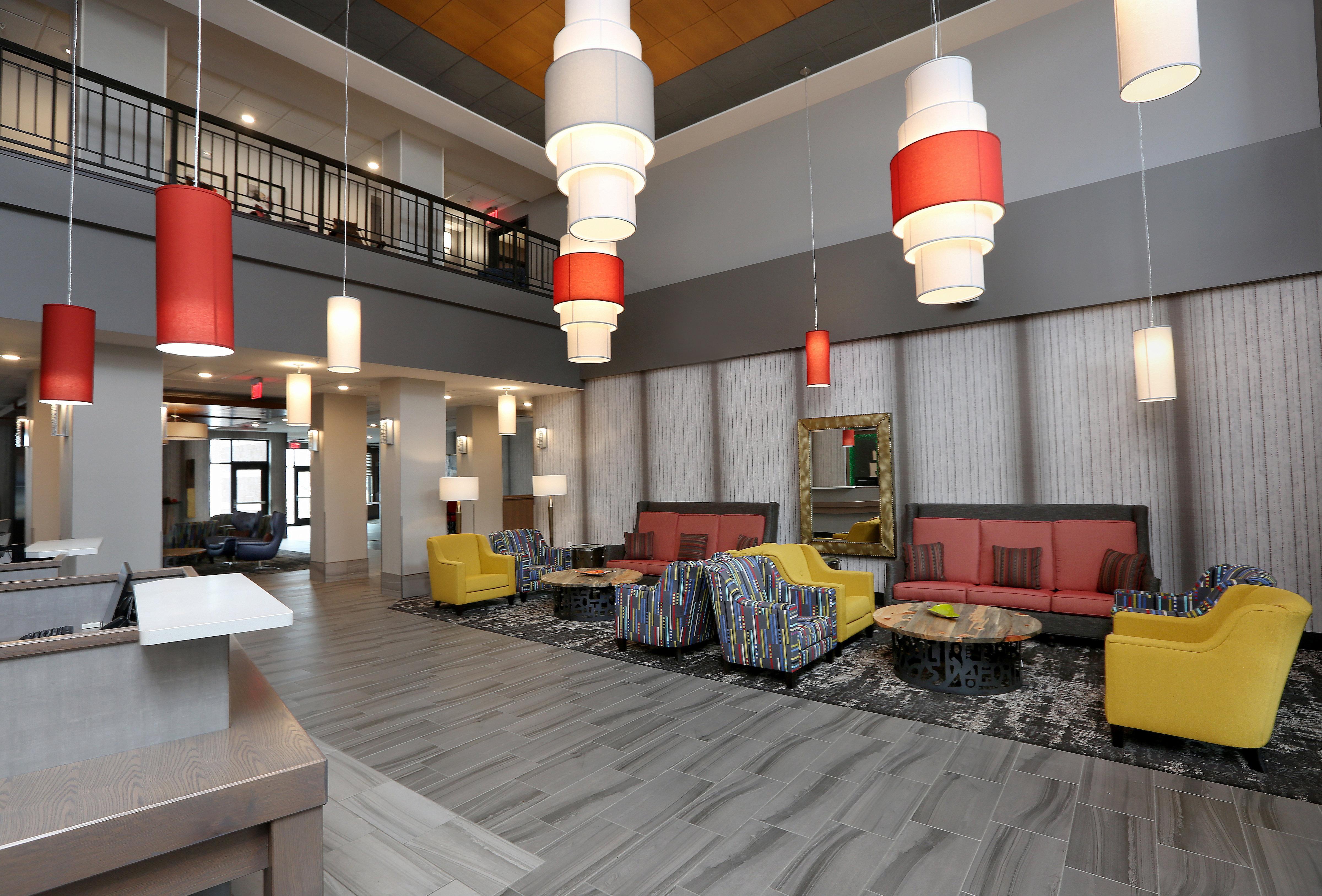 Holiday Inn & Suites Sioux Falls - Airport By Ihg Bagian luar foto
